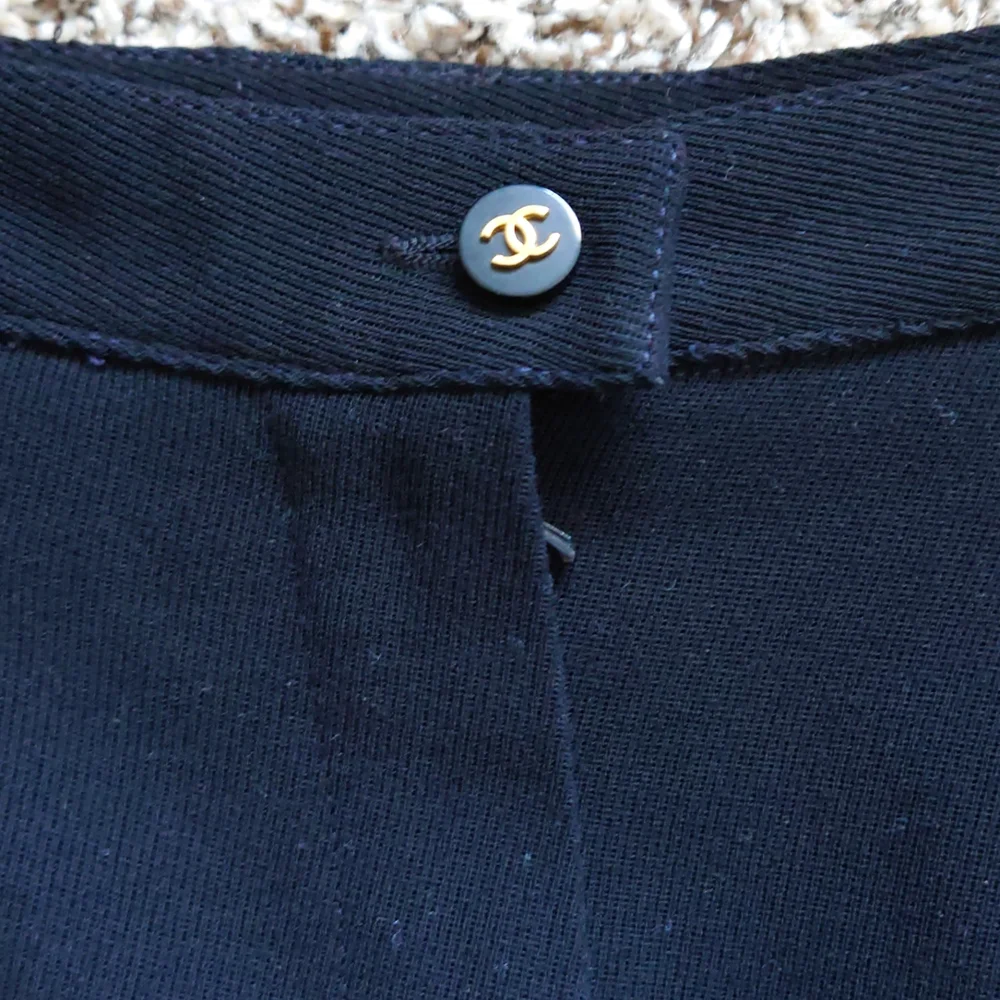 Vintage CHANEL pleated black dress pants - Picture 2 of 16